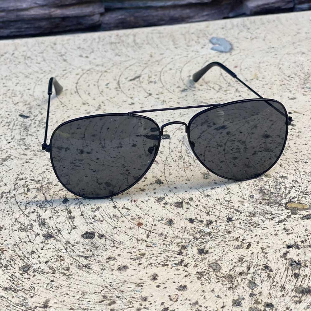 Classic Black Aviator Sunglasses